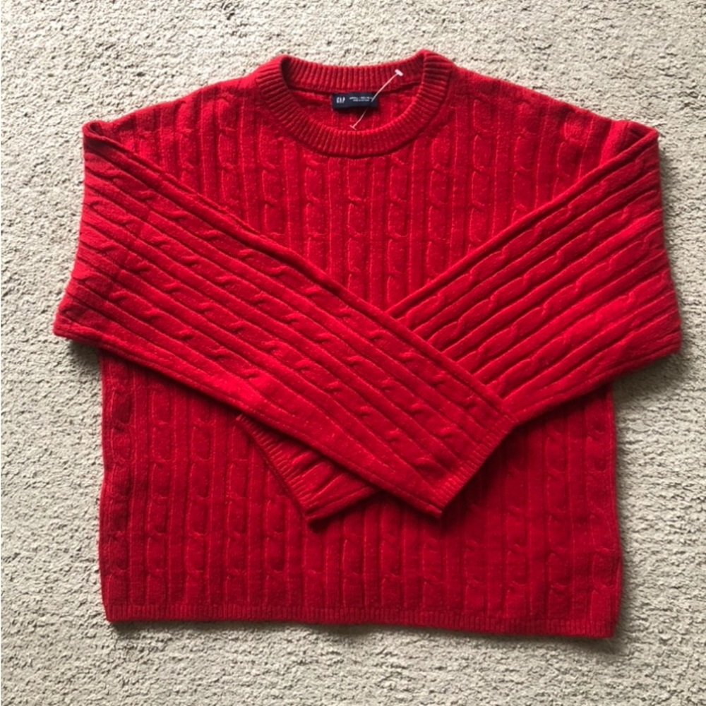 Gap Crewneck Sweater.NWOT.